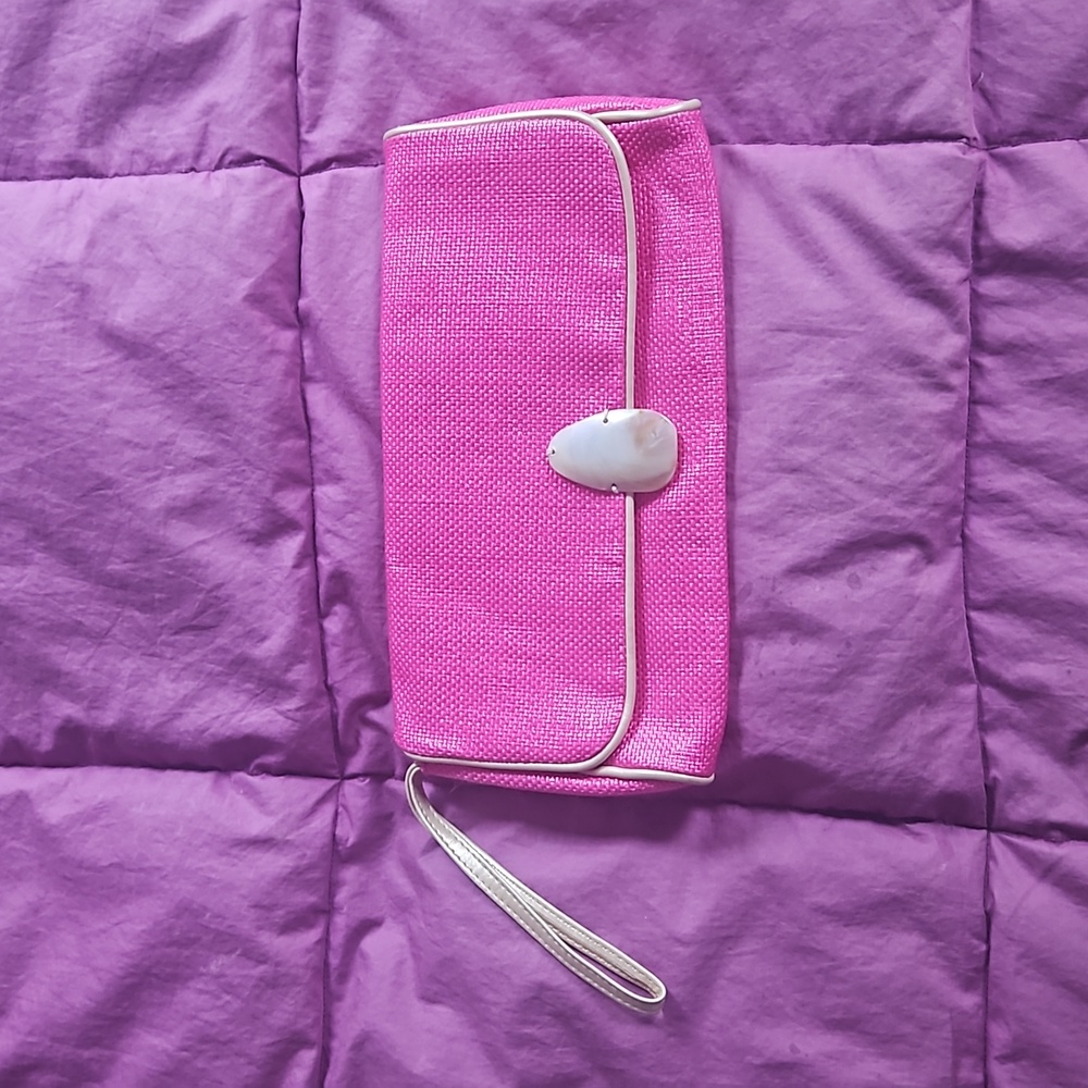 Gorgeous Hot Barbie Pink Pocketbook with Wrist Strap & Shell Accent from Avon.